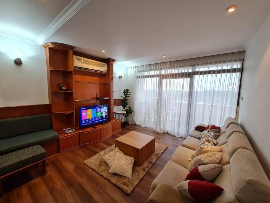 Lovely Waterfront Riverbank Suite With Pool A2 Kuching Exterior photo